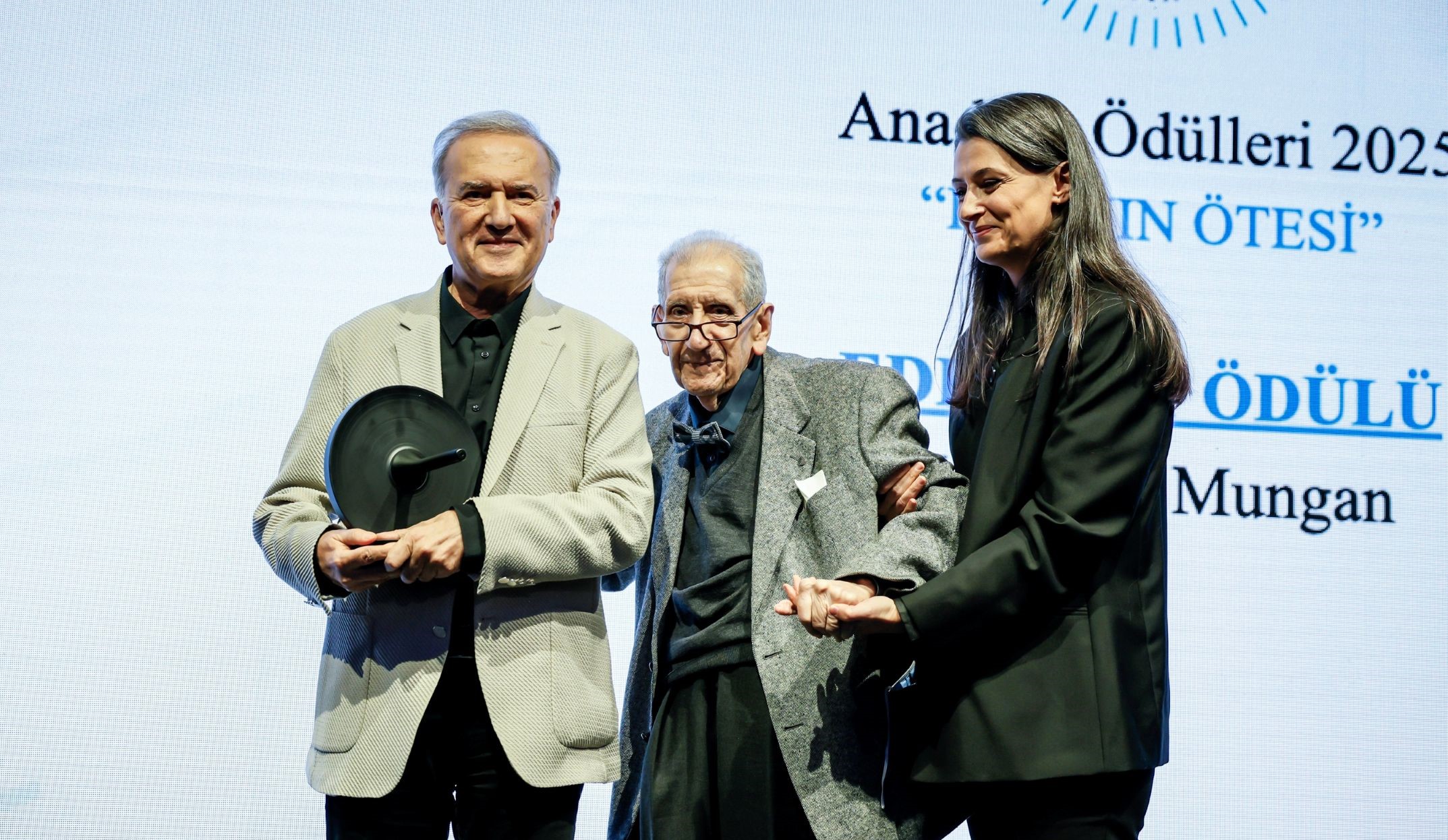 Murathan Mungan: İktidar, sanatçısından korkuyor