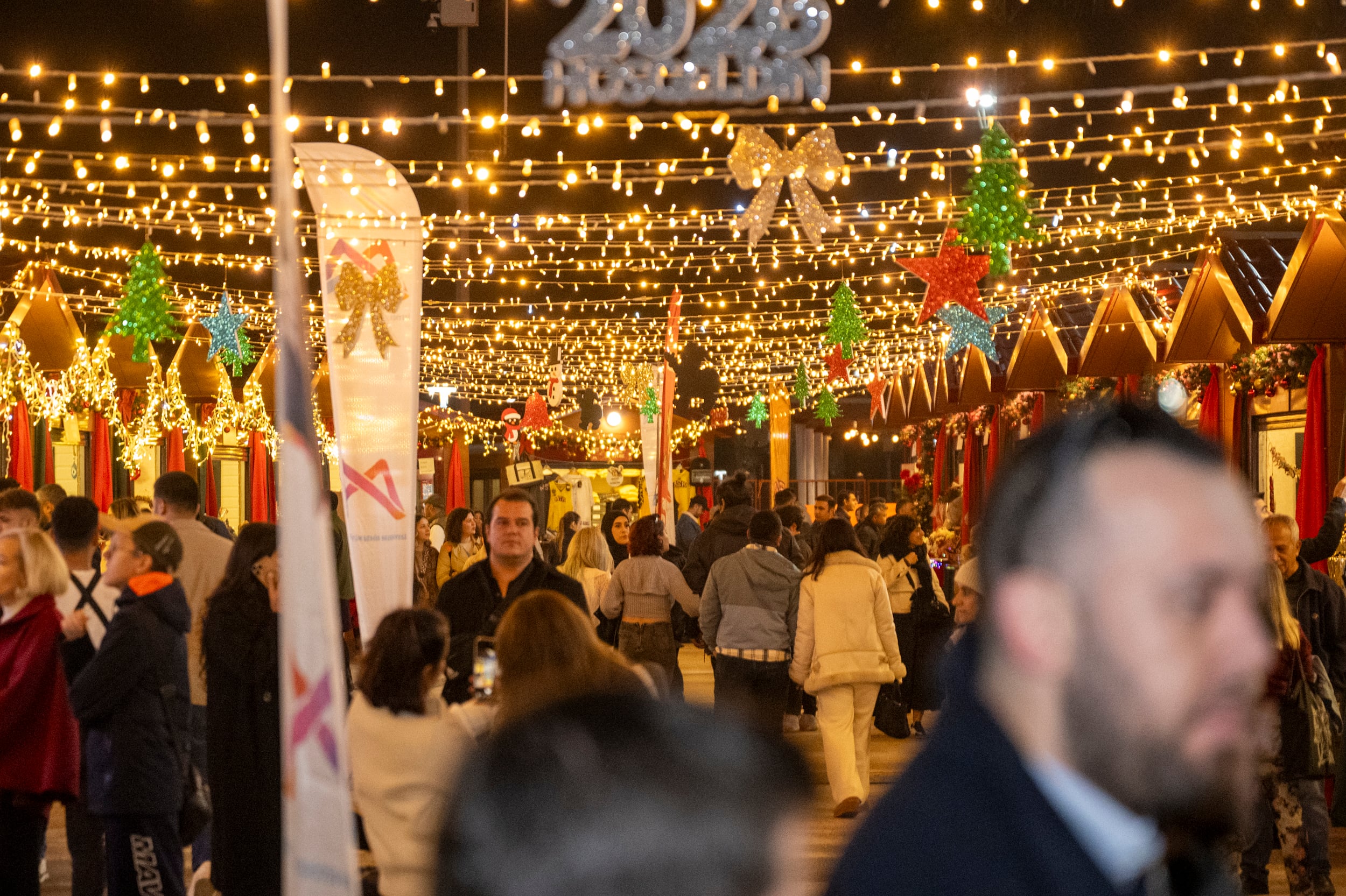 Mersin'de yeni yıl coşkusunun adresi Büyükşehir’in Yılbaşı Pazarı
