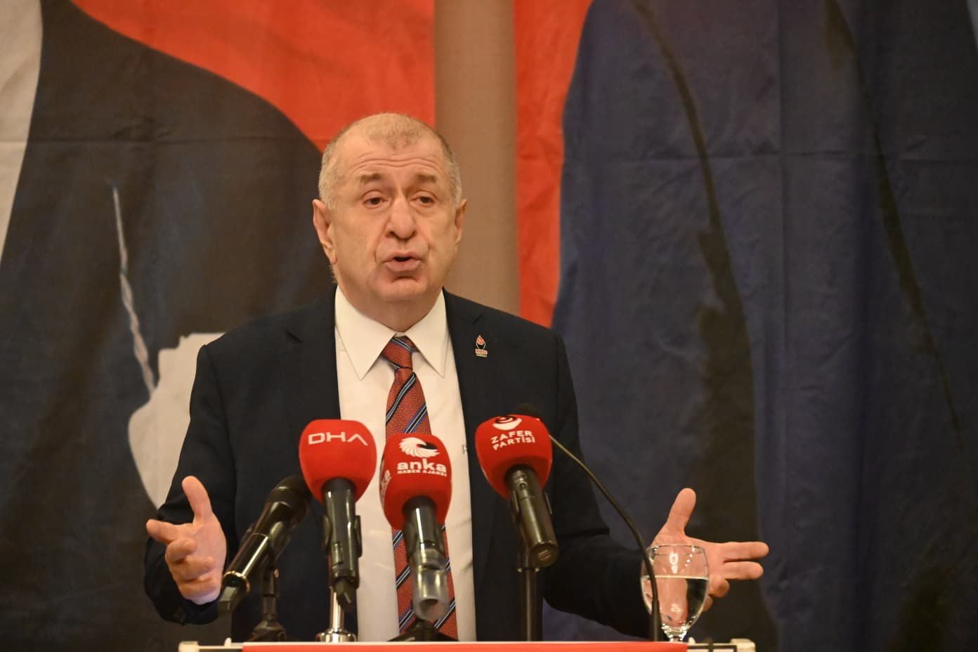 Özdağ’dan sert çıkış: “Bu bir al-ver süreci ve Türkiye’ye açık saldırıdır”