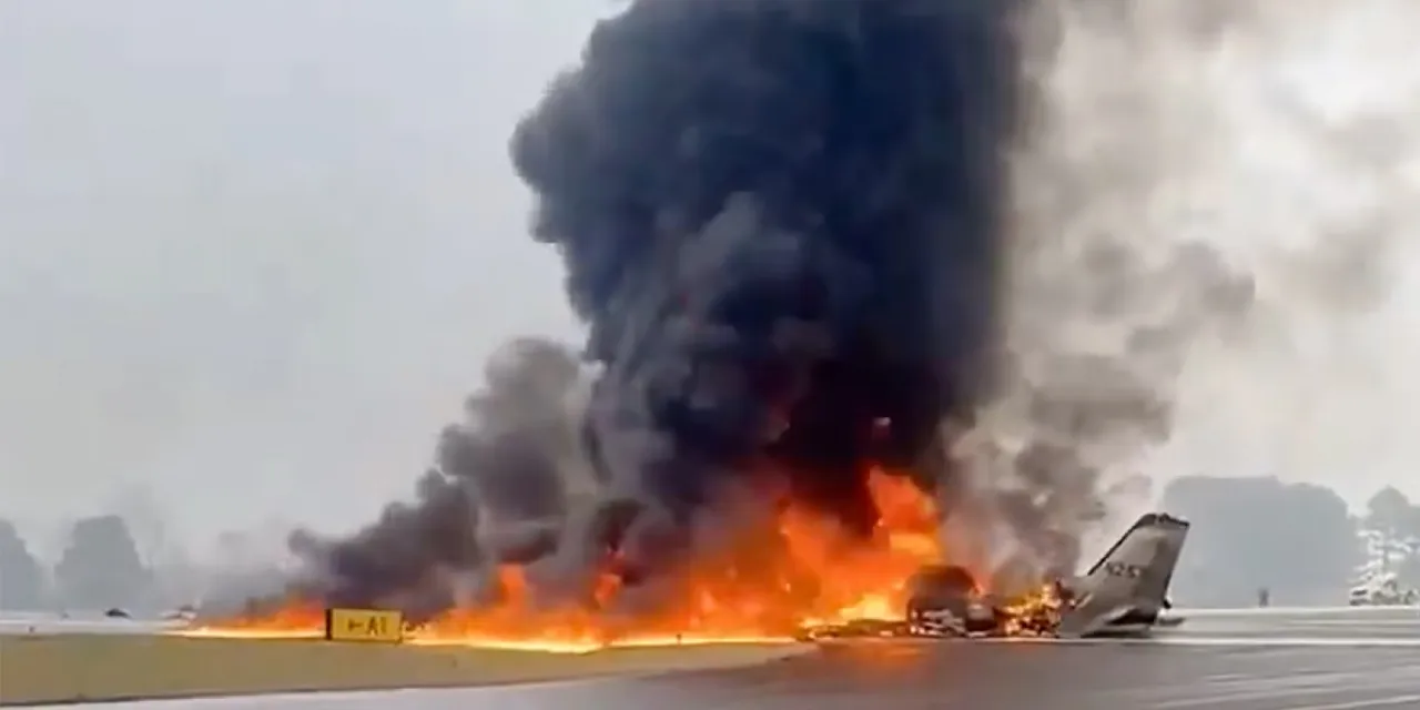 Havalimanında dehşet anları: Yere çakılan uçak alev topuna döndü! Çok sayıda ölü var