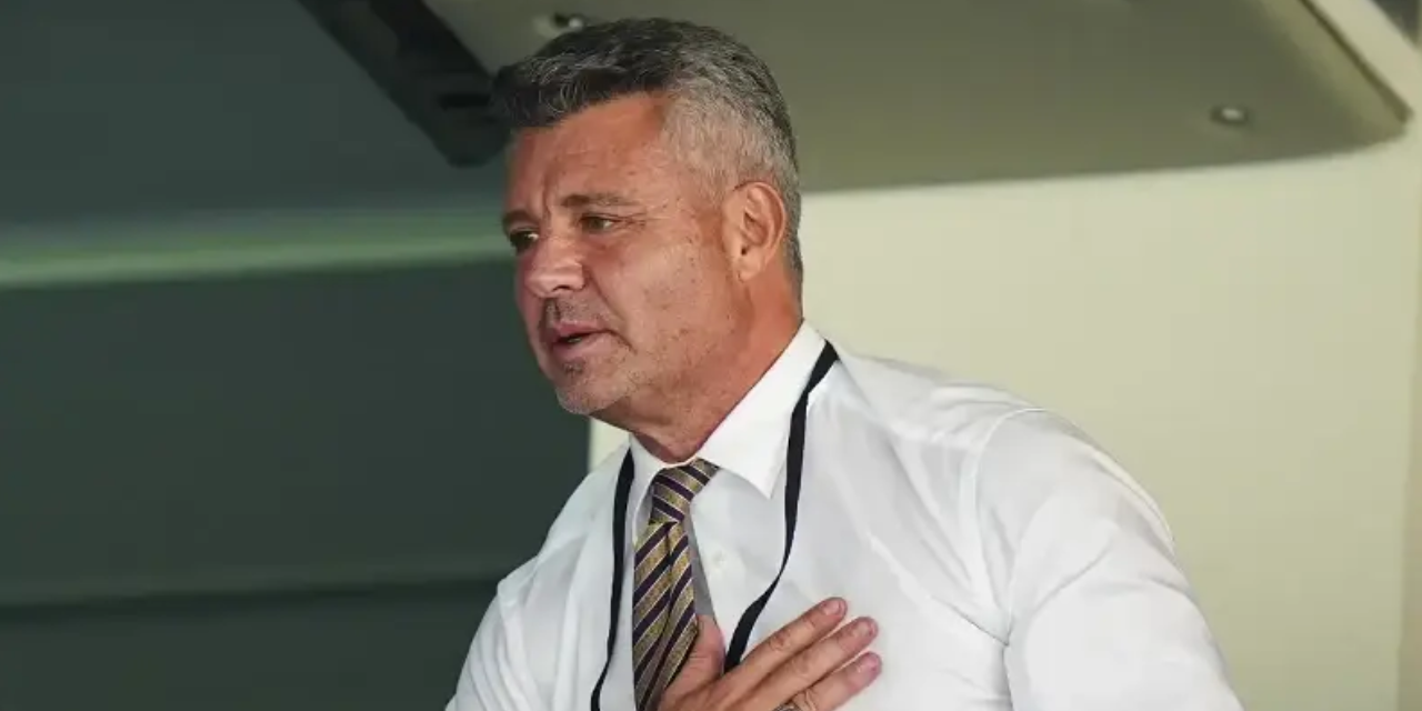 Sadettin Saran'ın uçağı Türkiye'ye iniş yaptı