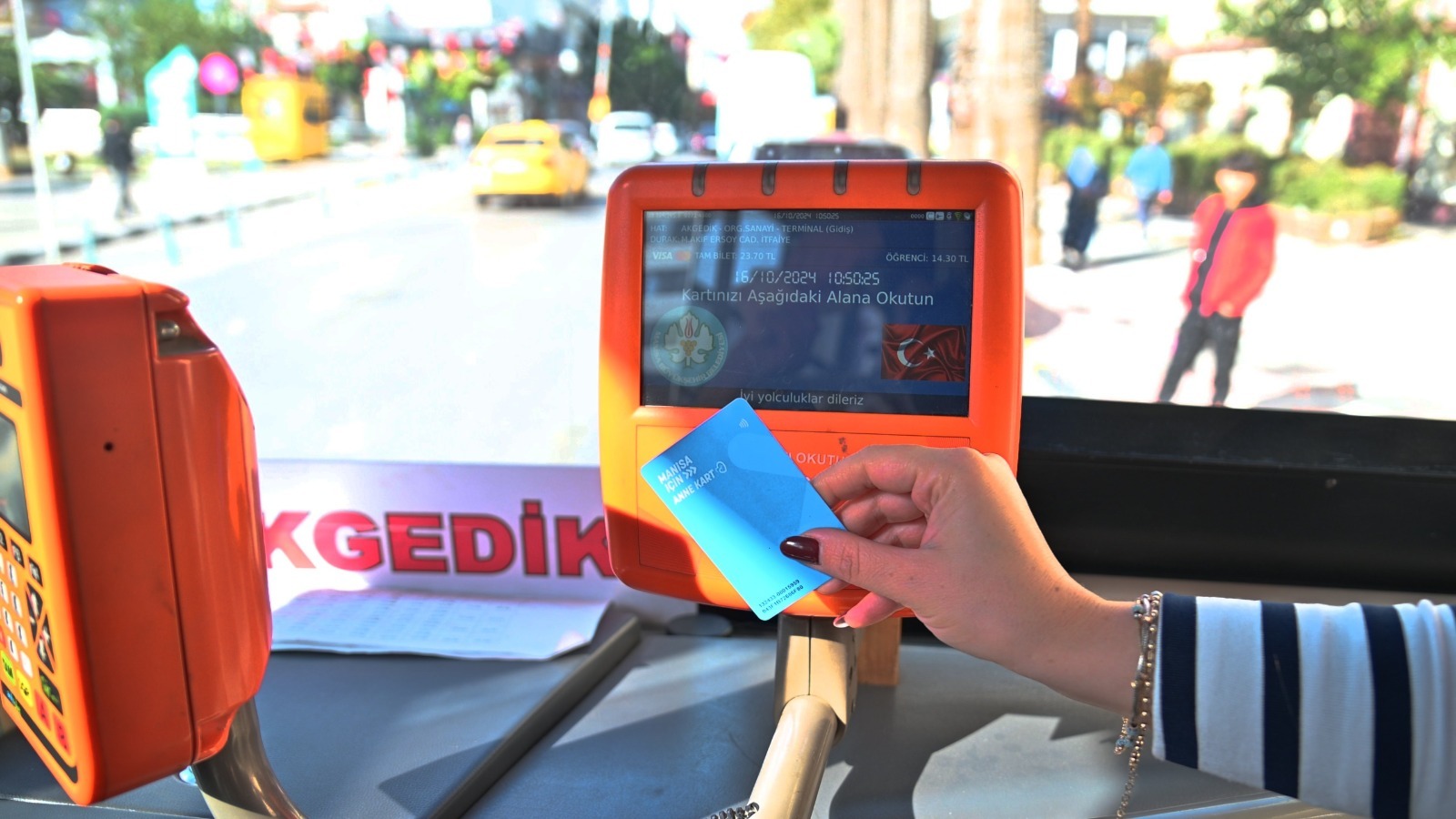 Manisa’da Anne Kart’tan 15 binden fazla anne yararlanıyor