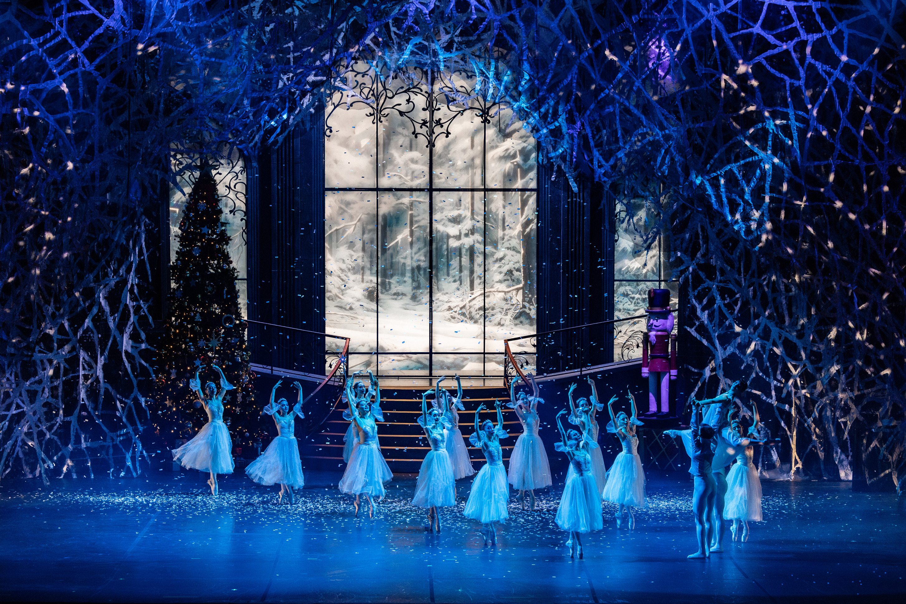 Yeni yıl klasiği “Fındıkkıran” balesi sahnede