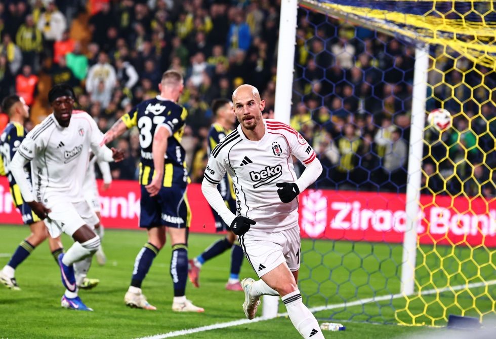 Gerekiyordu hakemi de yendi…