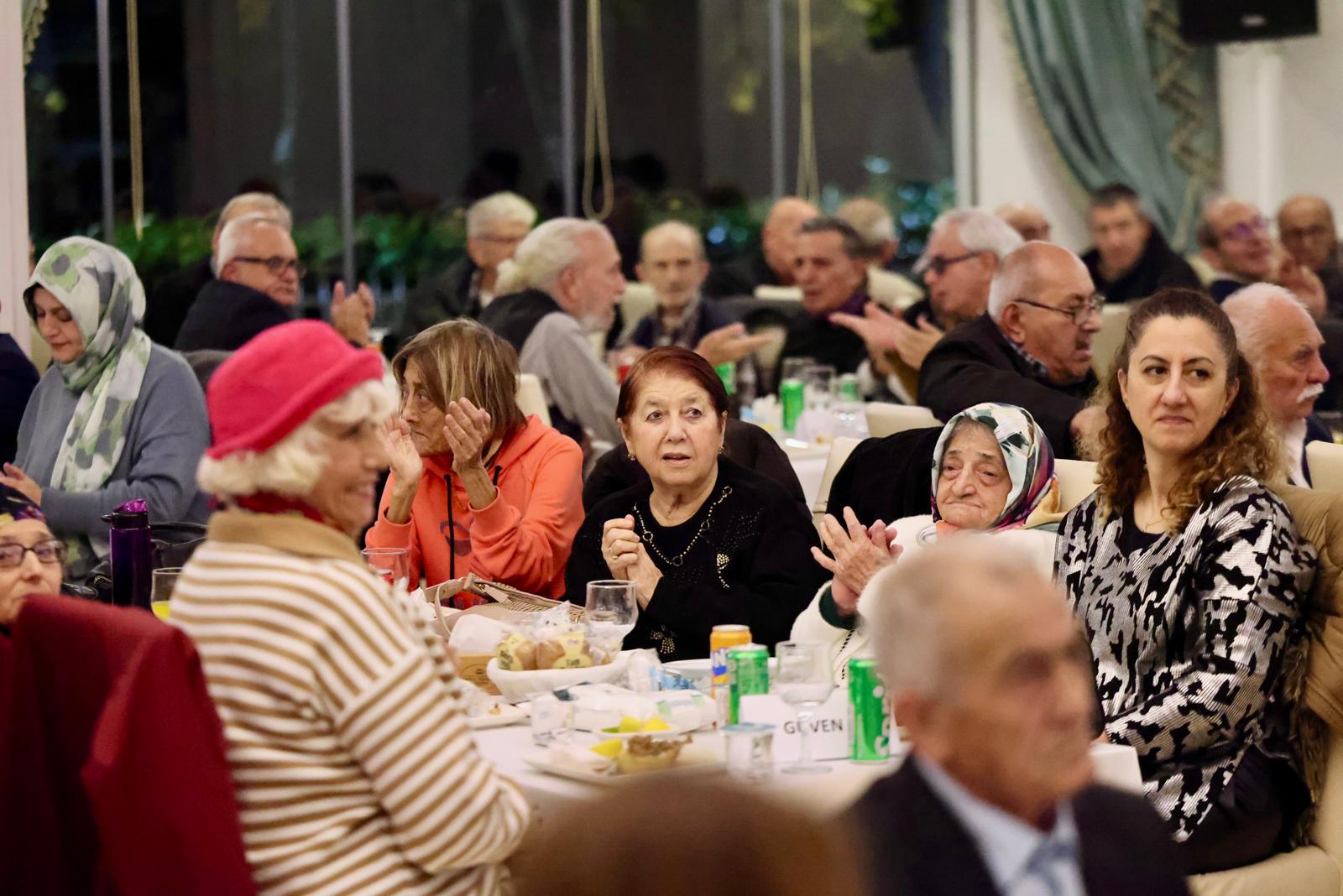 Darülaceze’de yeni yıla merhaba
