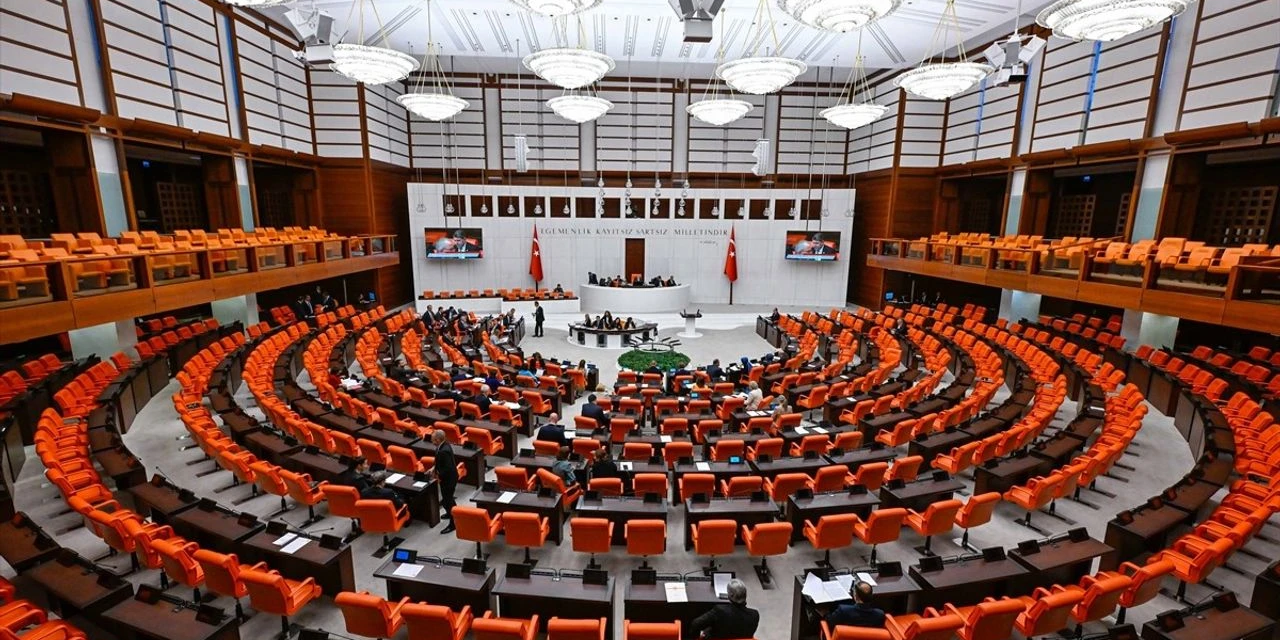 TBMM'de 11. yargı paketi kabul edildi: Deprem suçları çıkarıldı