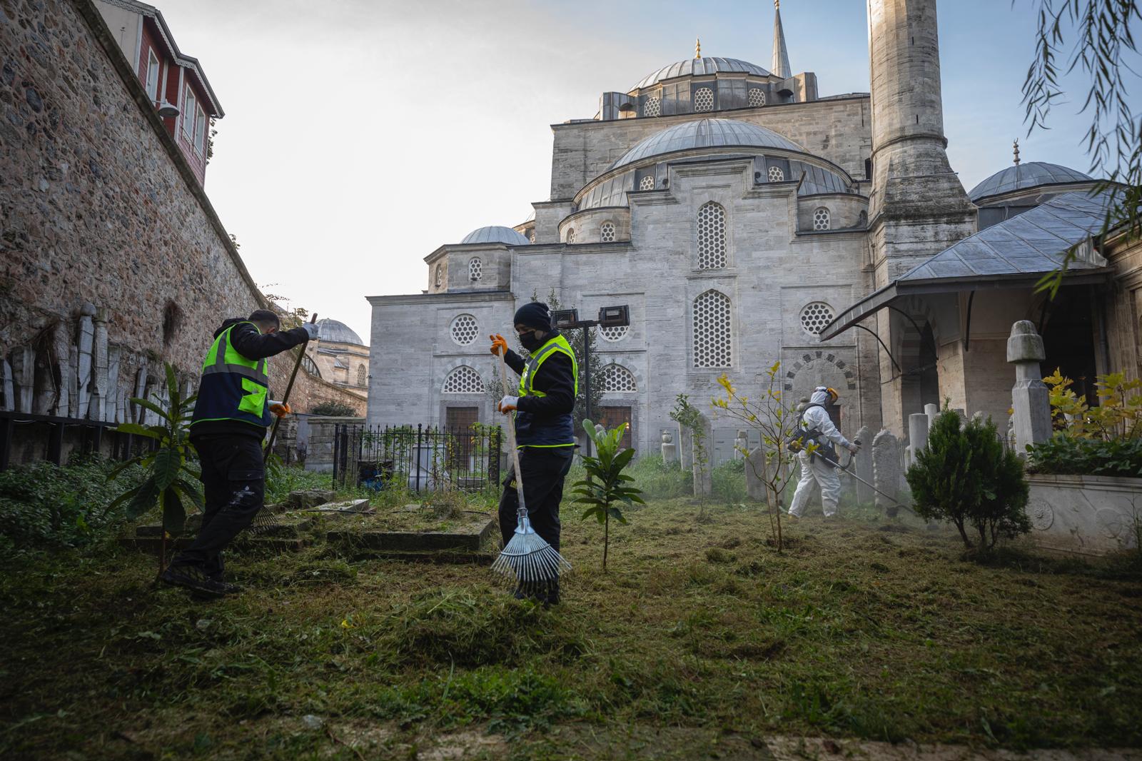 İBB tarihi camilerde temizlik ve bakımı artırdı