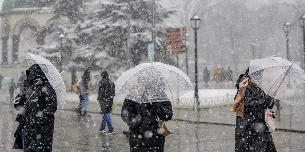 Meteorolojinin ardından Valilik de uyardı: İstanbul'da beklenen kar sonunda geliyor