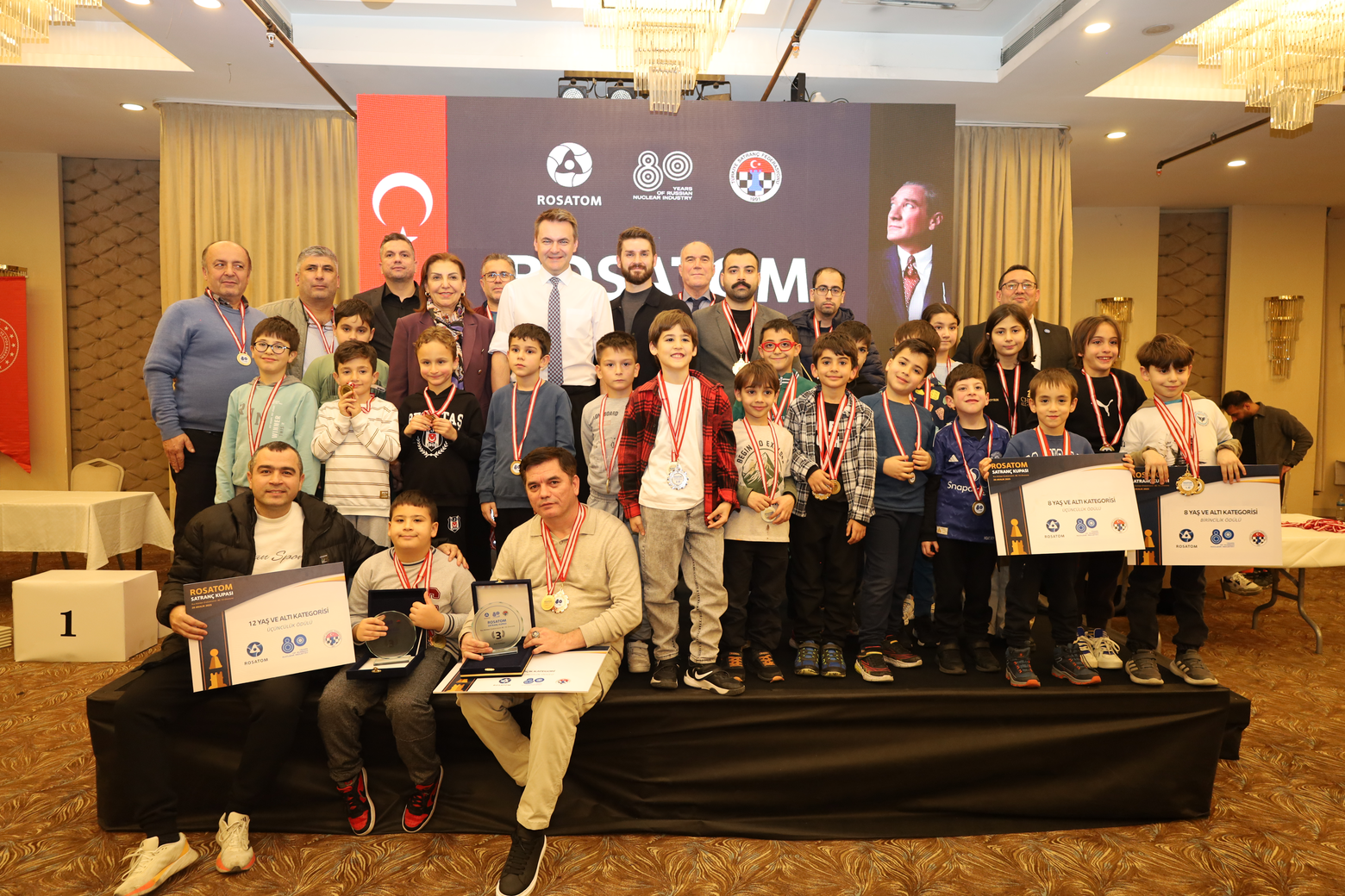 Mersin’de satranç dolu gün: 250’den fazla çocuk yarıştı