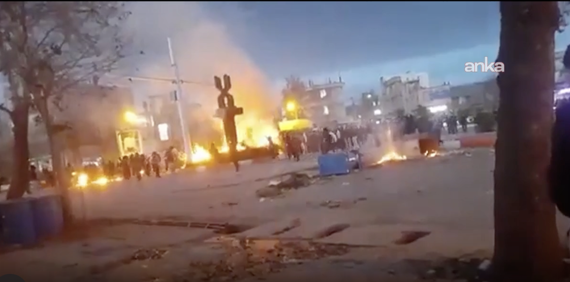 İran’daki ekonomi protestoları büyüyor: En az 7 kişi öldü!