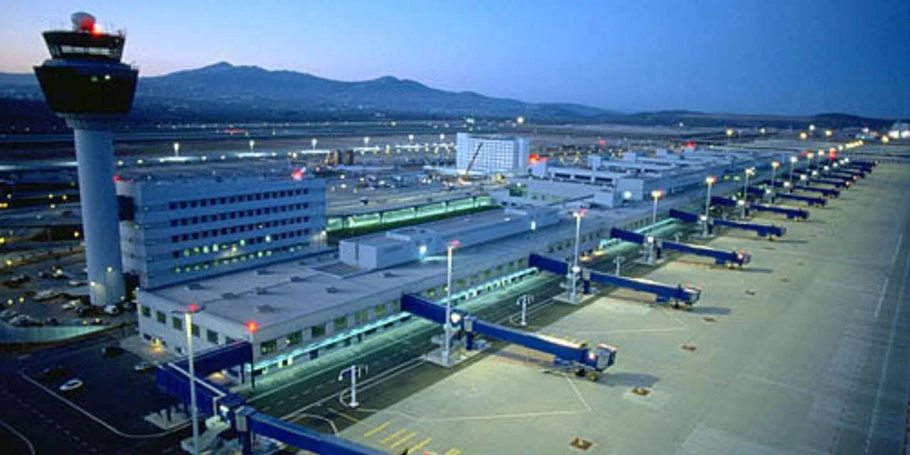 Yunanistan’da havaalanları kapatıldı ve uçaklar Türkiye’ye yönlendirildi