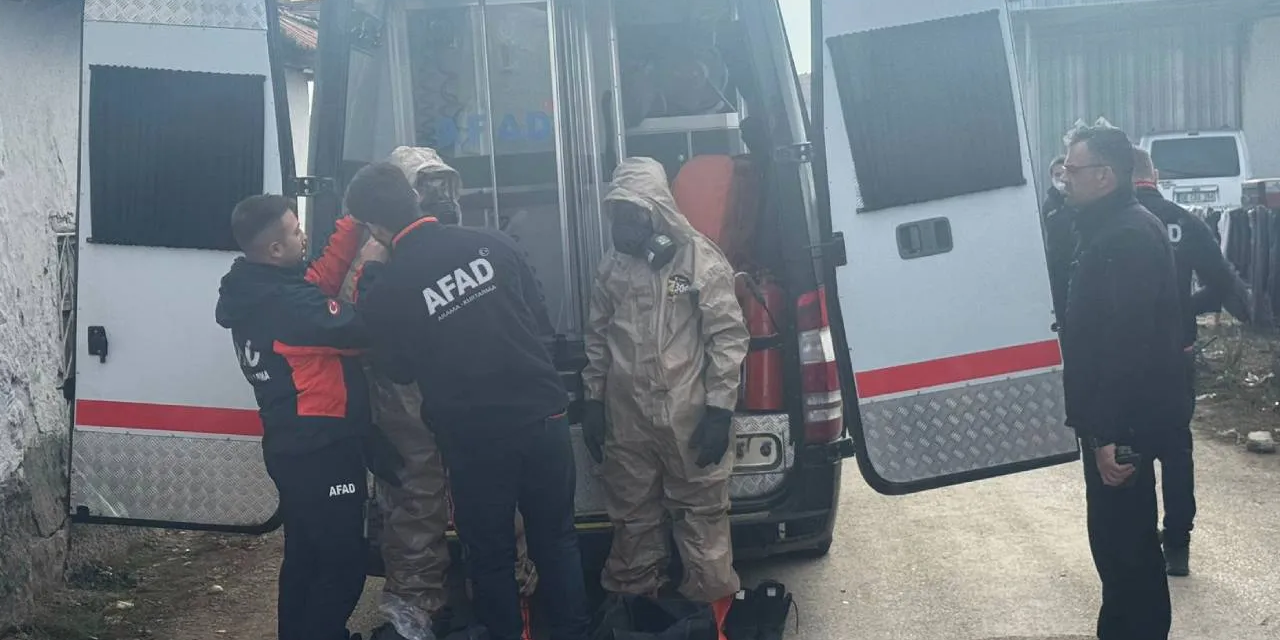 Evde yapılan böcek ilacından zehirlediler: 1’i çocuk 7 kişi hastaneye kaldırıldı