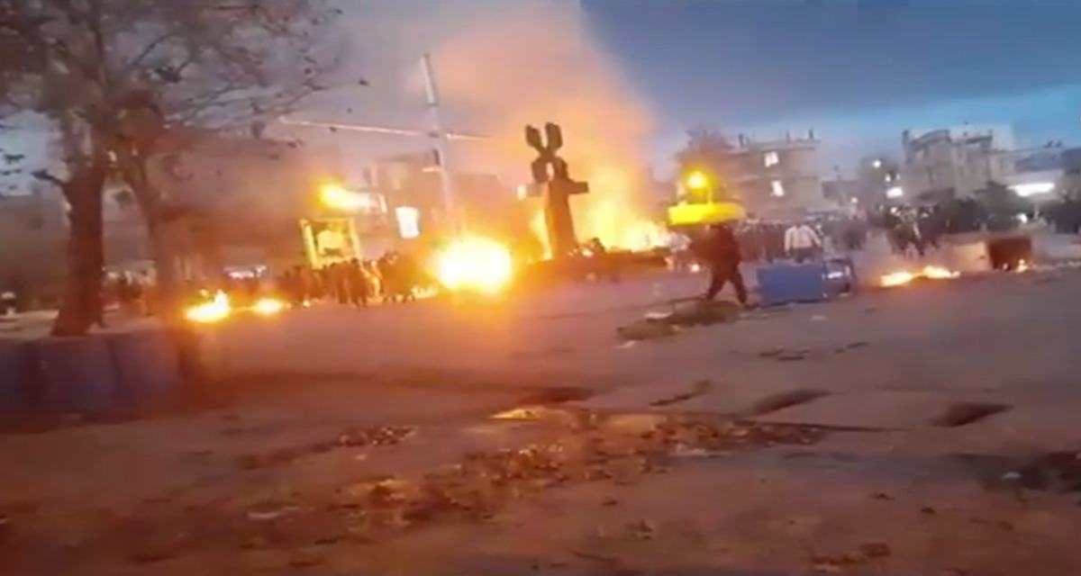 İran'da neler oluyor?