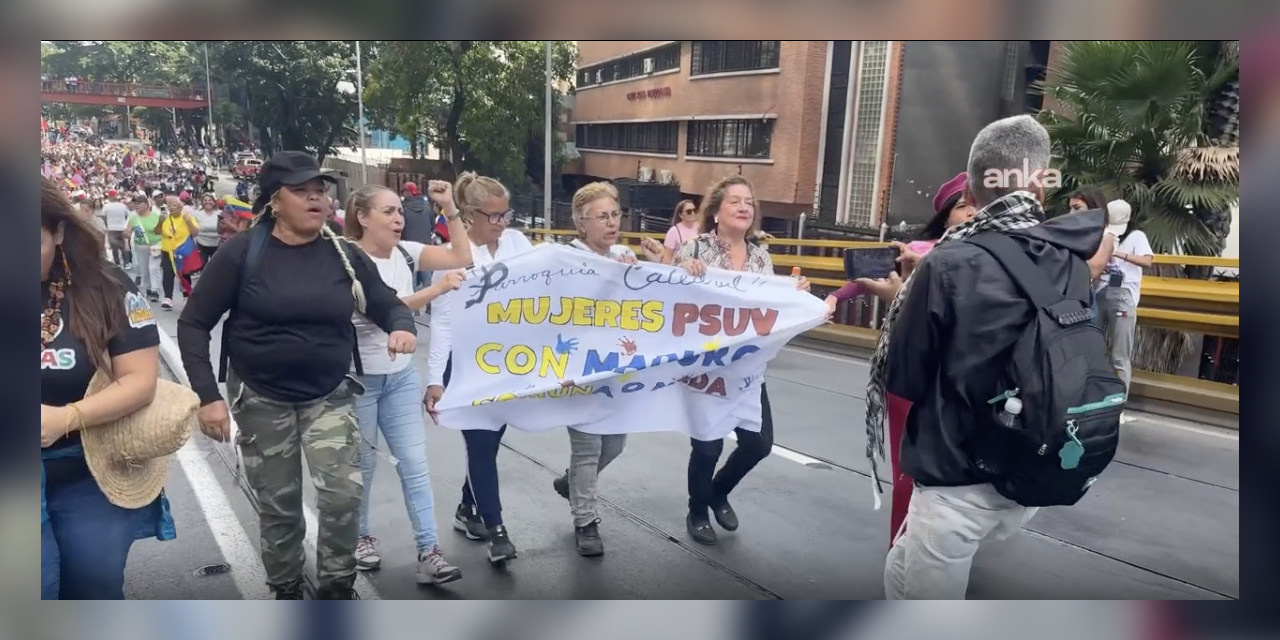 Maduro’nun kaçırılmasına karşı binlerce Venezuelalı sokaklara döküldü