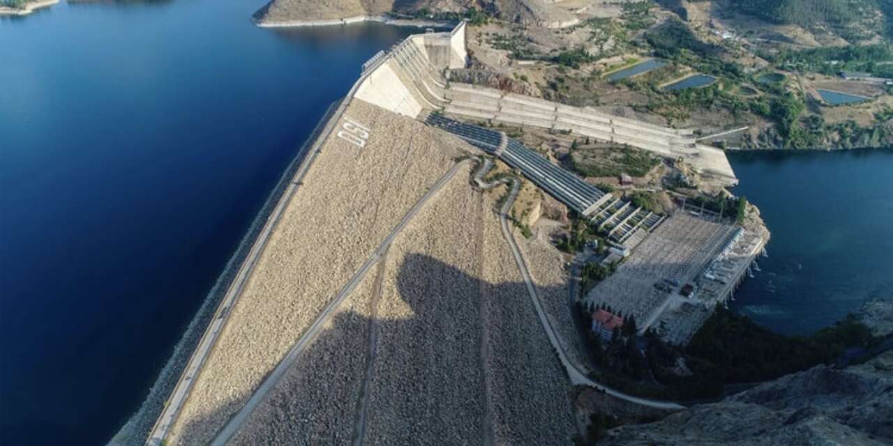 Sayıştay raporu: 65 bin haneye yetecek elektrik boşa gitti