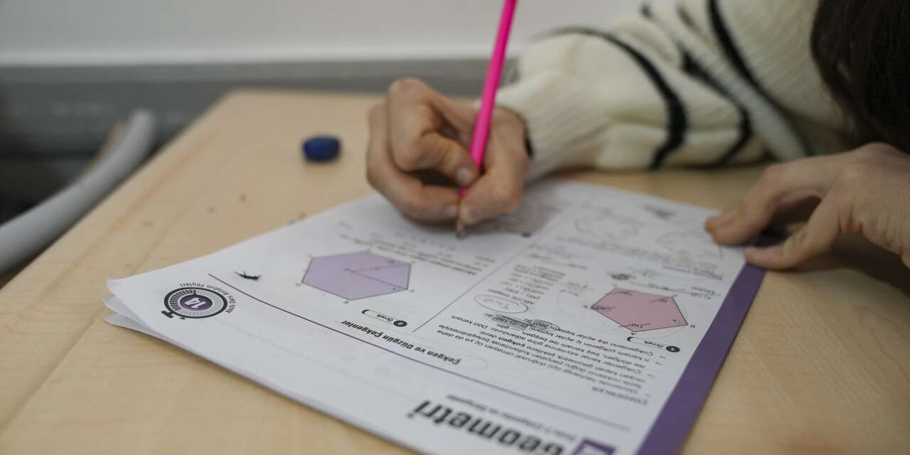 Sınav maratonunda ücretsiz destek: Binlerce öğrenci dershane yükünden kurtuluyor