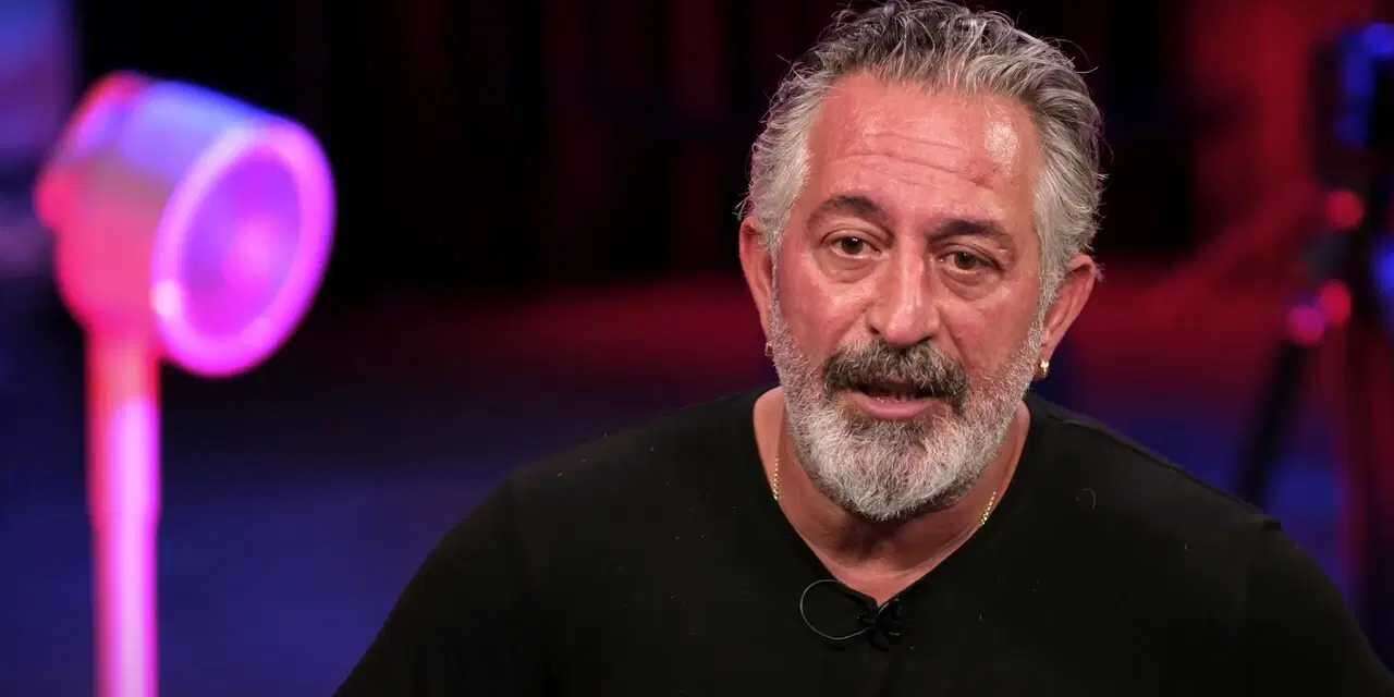 Cem Yılmaz’ın son şakasına sevgilisinden sonra bir tepki daha