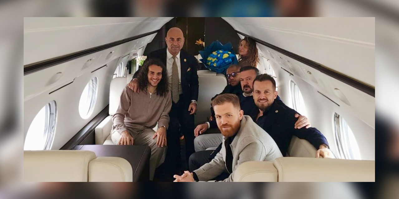 Fenerbahçe yıldızı ile kavuşuyor: Eşi uçaktan fotoğraf yayınladı