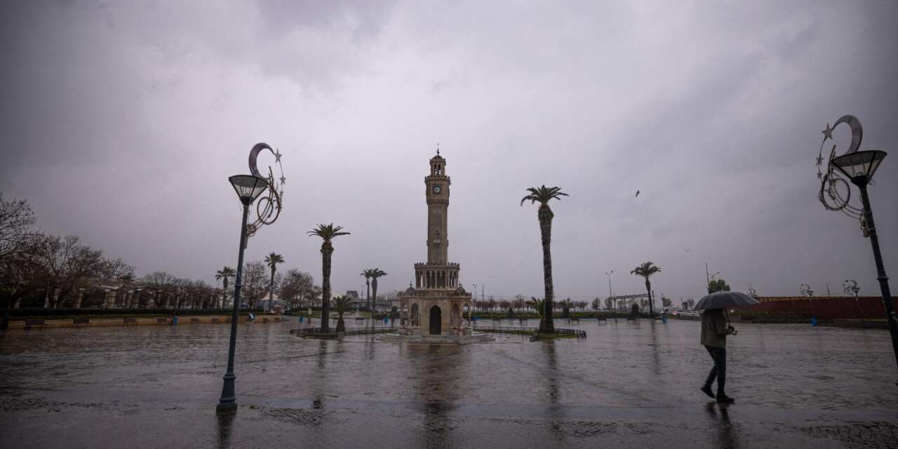 Valilik uyardı: İzmir'e kuvvetli yağış geliyor