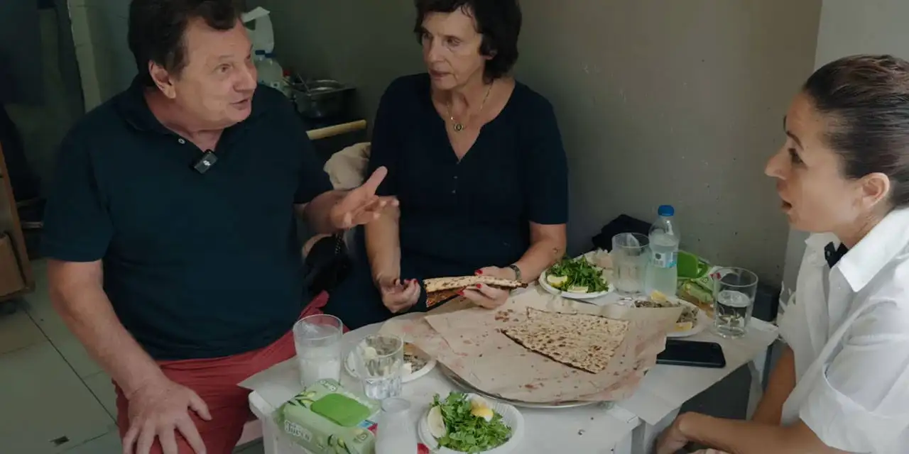 Menemen anketiyle gündem yaratan Vedat Milor bu kez lahmacunu sordu