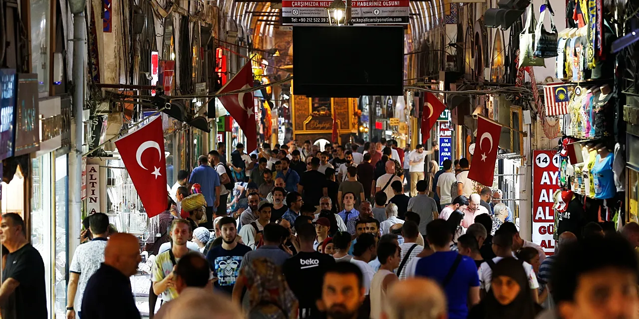 Kapalıçarşı ve Venüs soruşturmasında 44 kişi tutuklandı