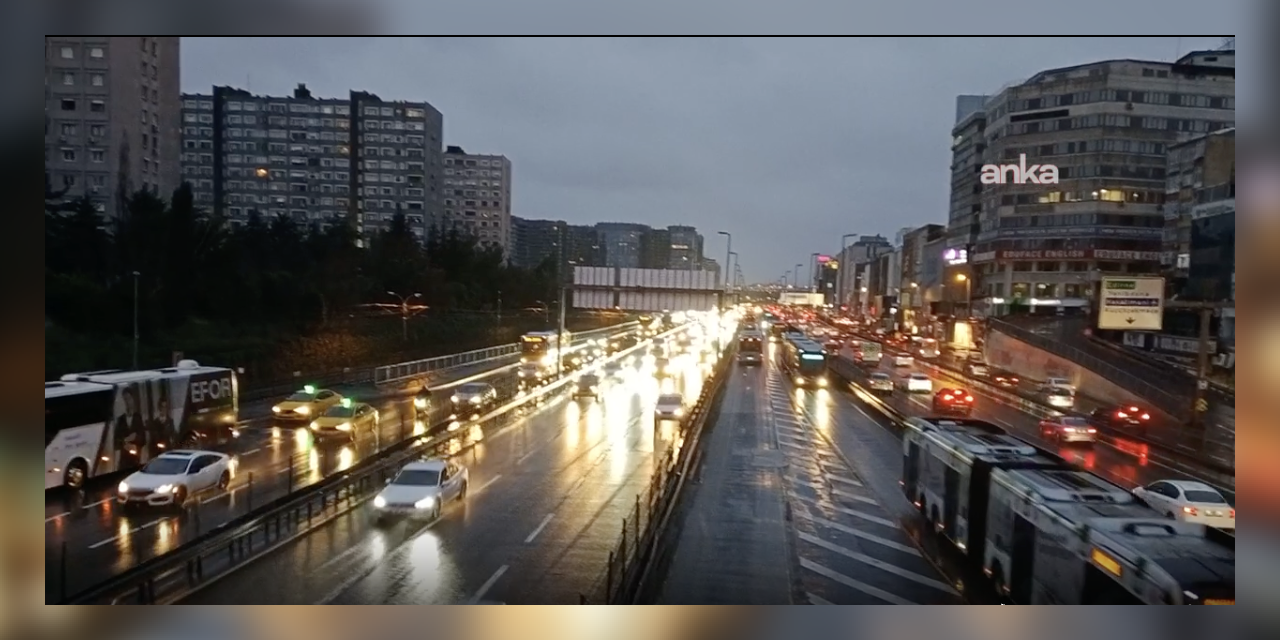 Okullar tatil edilmişti: İstanbul trafiğinde son durum