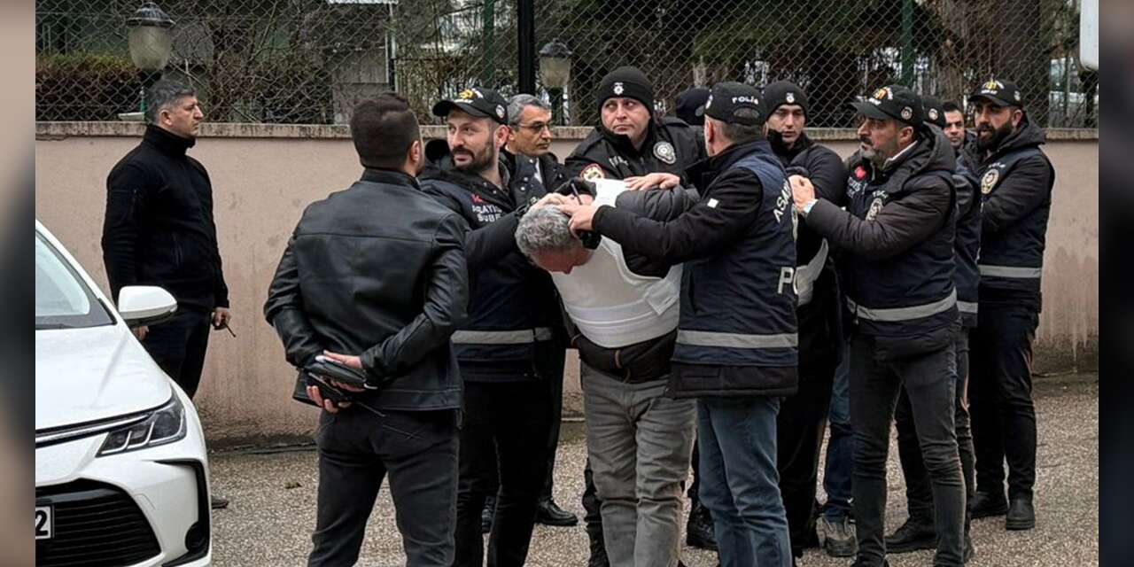 Babasını kürekle öldürüp kerpiçle gömdü: 4 ay sonra bulundu