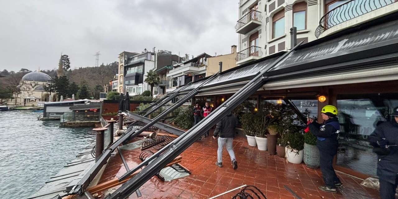 İBB ekipleri Bebek Otel’de kaçak yapıların yıkımına başladı