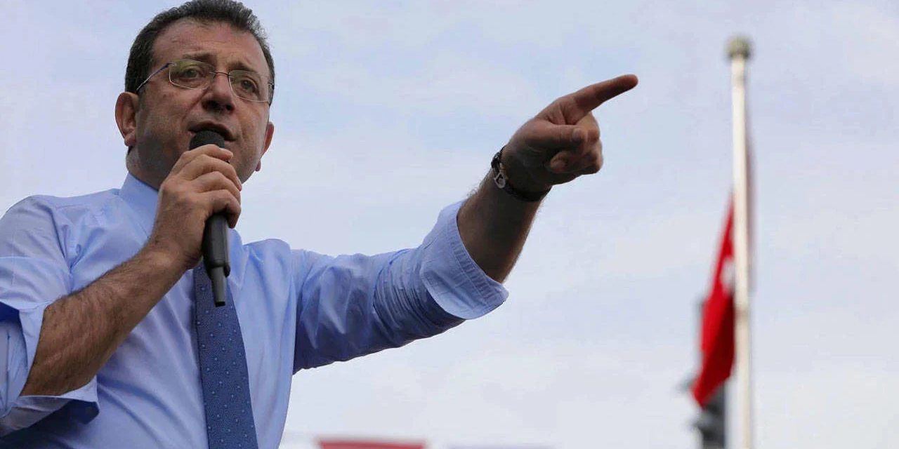 İmamoğlu’ndan AK Parti’nin anti propaganda afişlerine yanıt: Yurttaşlara gün ve saat verdi