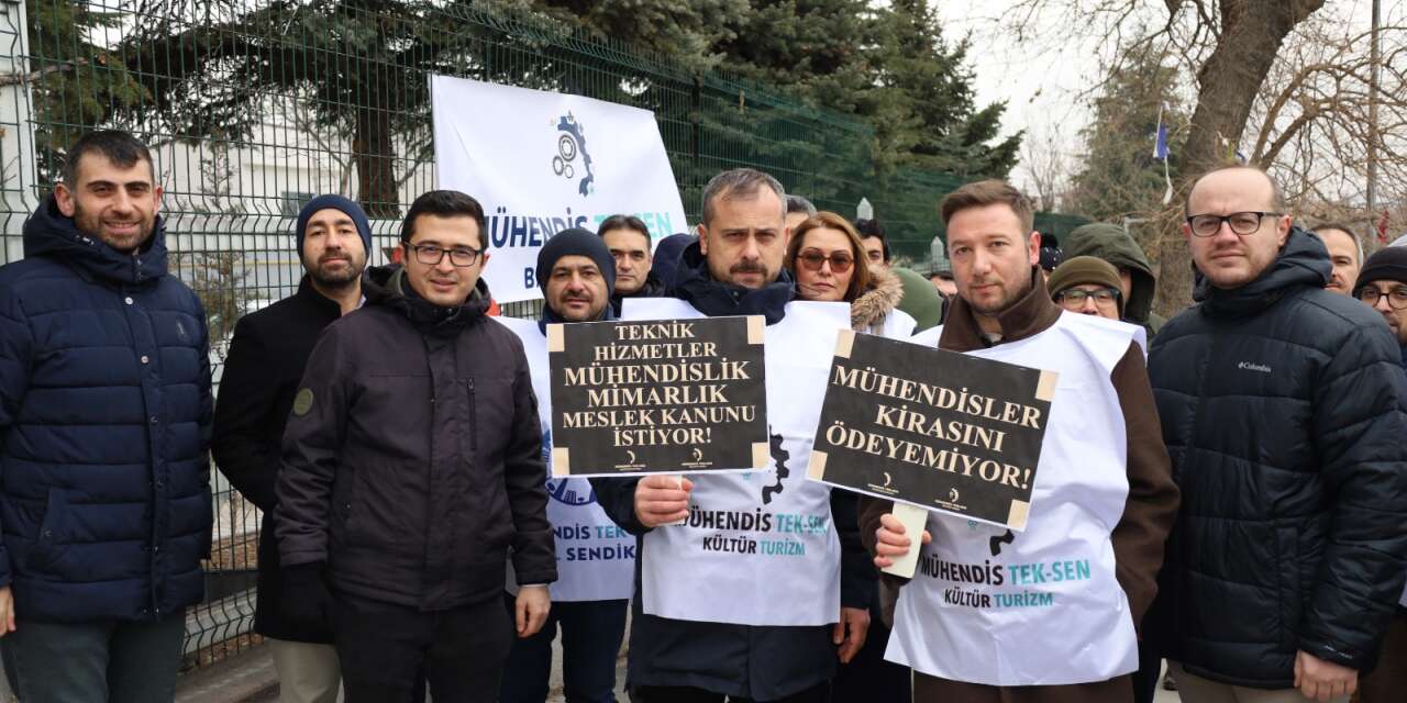 Mühendis Tek-Sen zam talebiyle Çalışma Bakanlığı önüne gitti