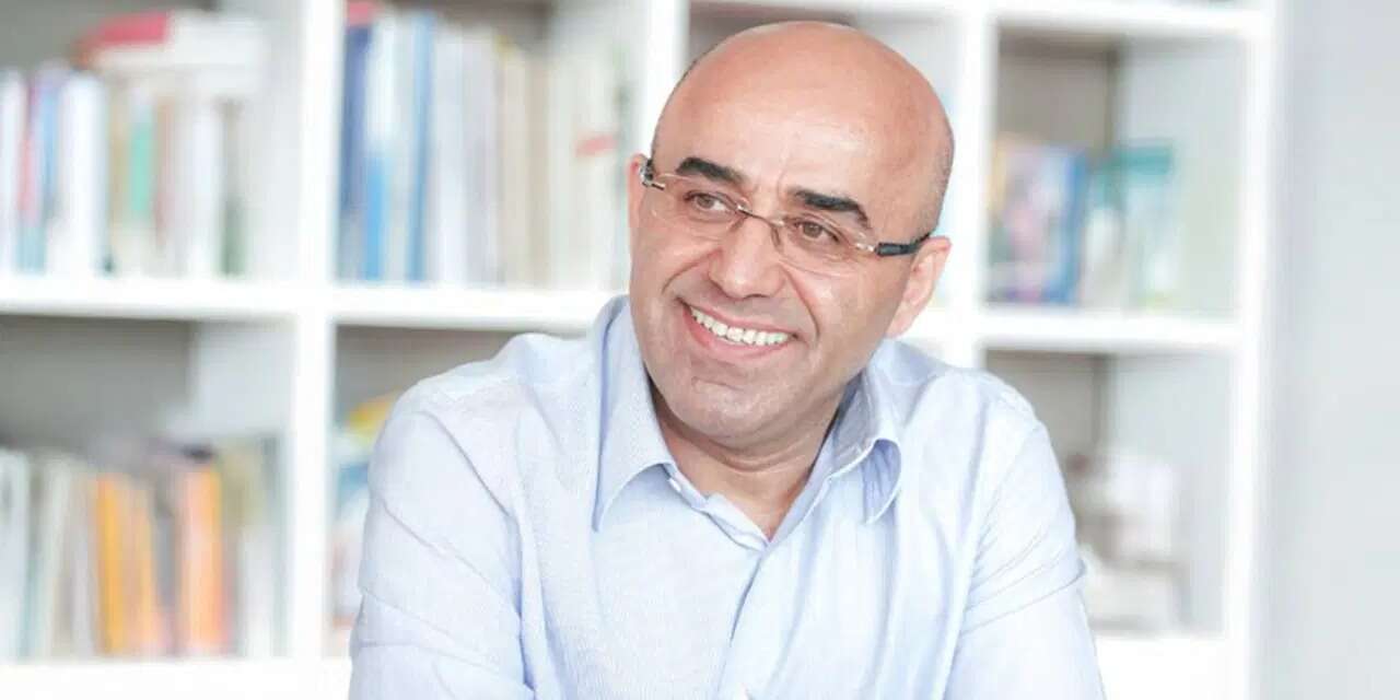 Necati Özkan uluslararası demokrasi ödüllerinin sahibi oldu