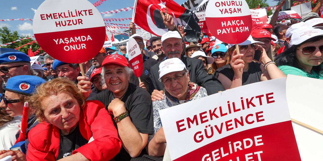 Tartışmalara neden olan emekli maaşı: 20 bin lira komisyondan geçti