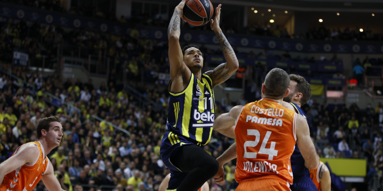 Fenerbahçe Beko sürprize izin vermedi: Valencia'yı evinde mağlup etti