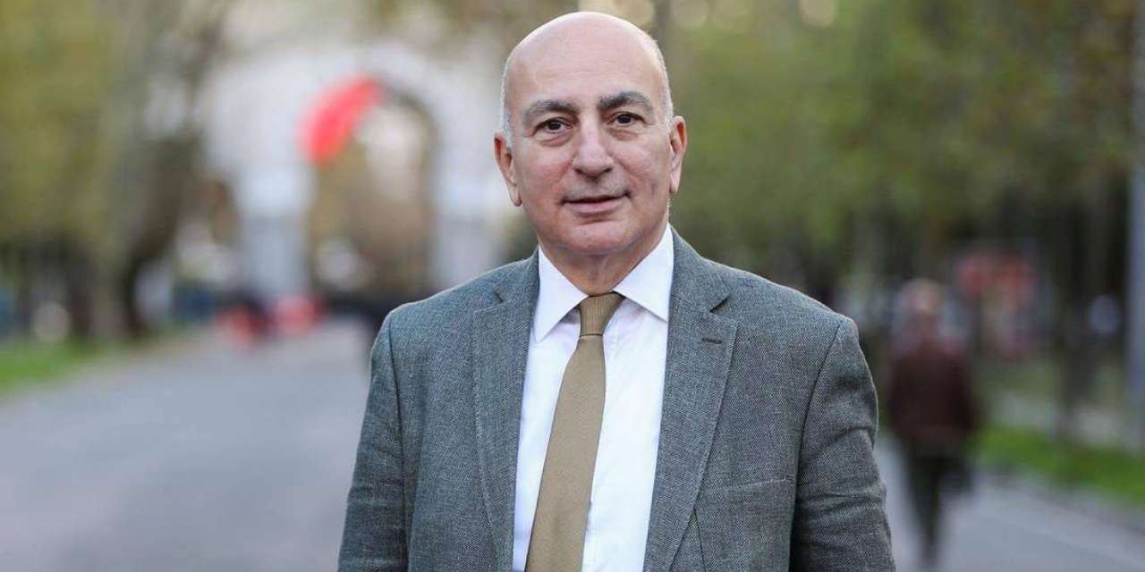 Mahfi Eğilmez uyardı: Bu üç risk dünyanın başına bela oldu!