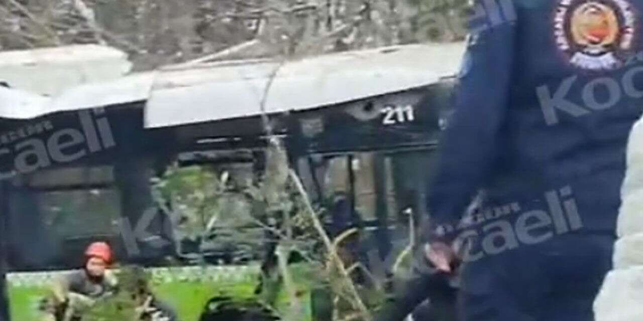 Kartepe’de belediye otobüsü şarampole yuvarlandı: Çok sayıda yaralı