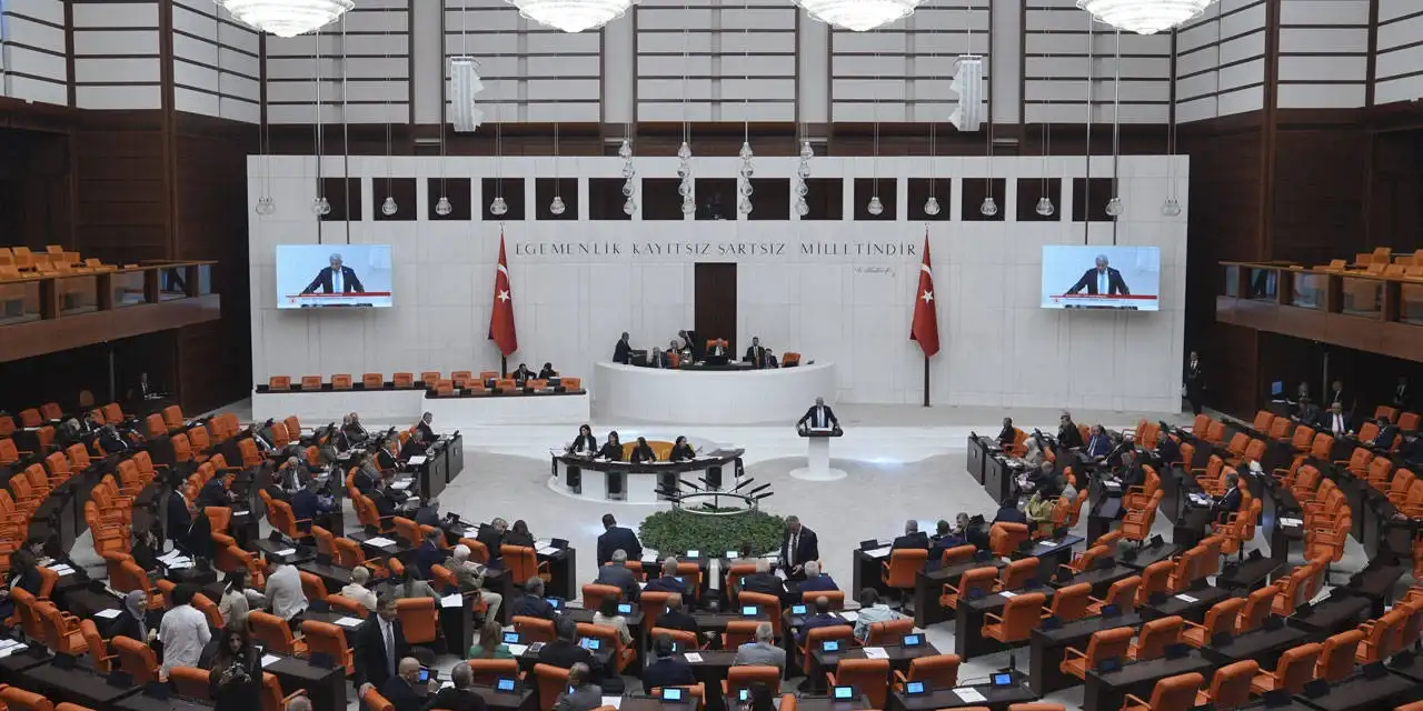 CHP’nin Meclis’teki emekli nöbeti: "Kanun bitinceye kadar biz nöbetimize devam edeceğiz"