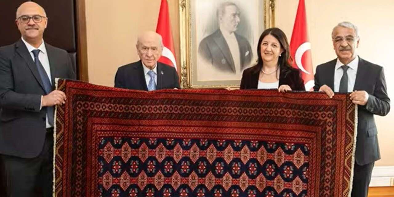 Öcalan’dan Bahçeli’ye kilim hediyesi: "Bu kilime Barış ve Demokrasi Kilimi adını veriyorum”