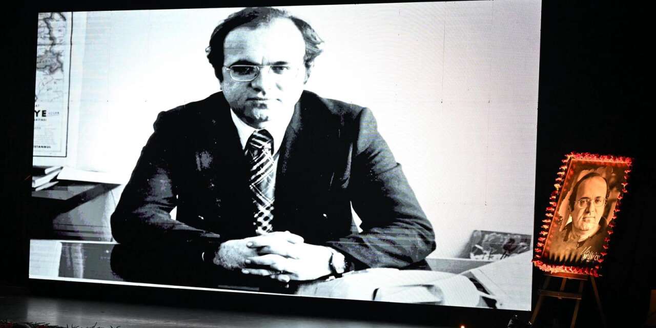 Gazeteciliğin keskin kalemi Uğur Mumcu Manisa’da anıldı