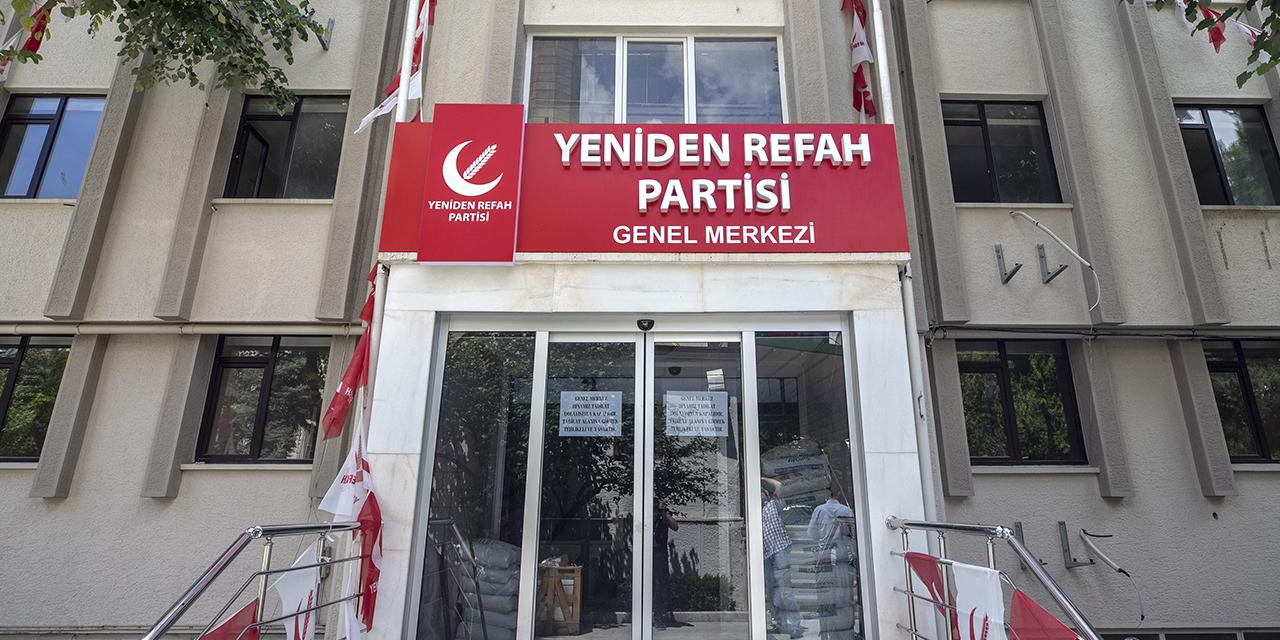 AK Parti'ye geçeceği iddia edildi: YRP'de belediye başkanına ihraç kararı