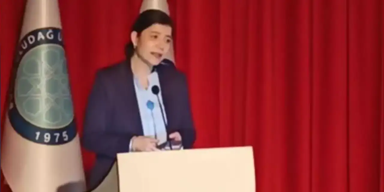 Sahte profesör skandalları sürüyor: Kürsüye çıkıp uyuşturucu övdü