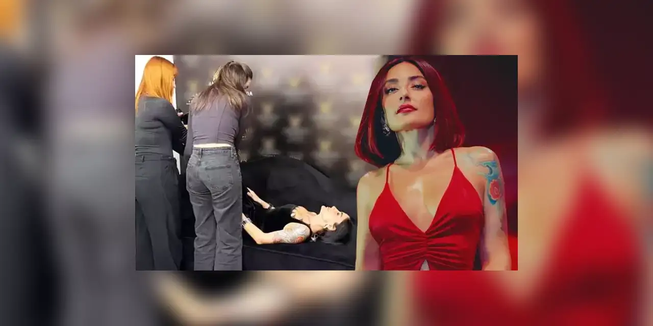 Melek Mosso sahnede fenalaştı