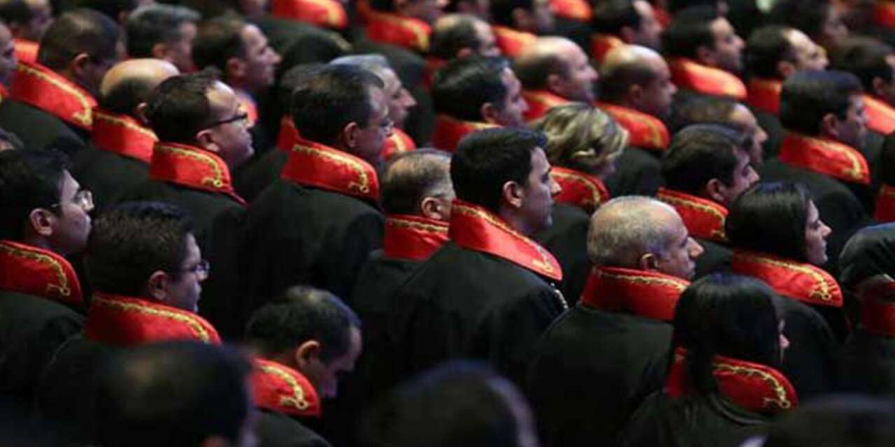 HSK'den hakim ve savcılara 'sosyal medya' uyarısı: 'Sosyal medyada arkadaşlık yapmayın'