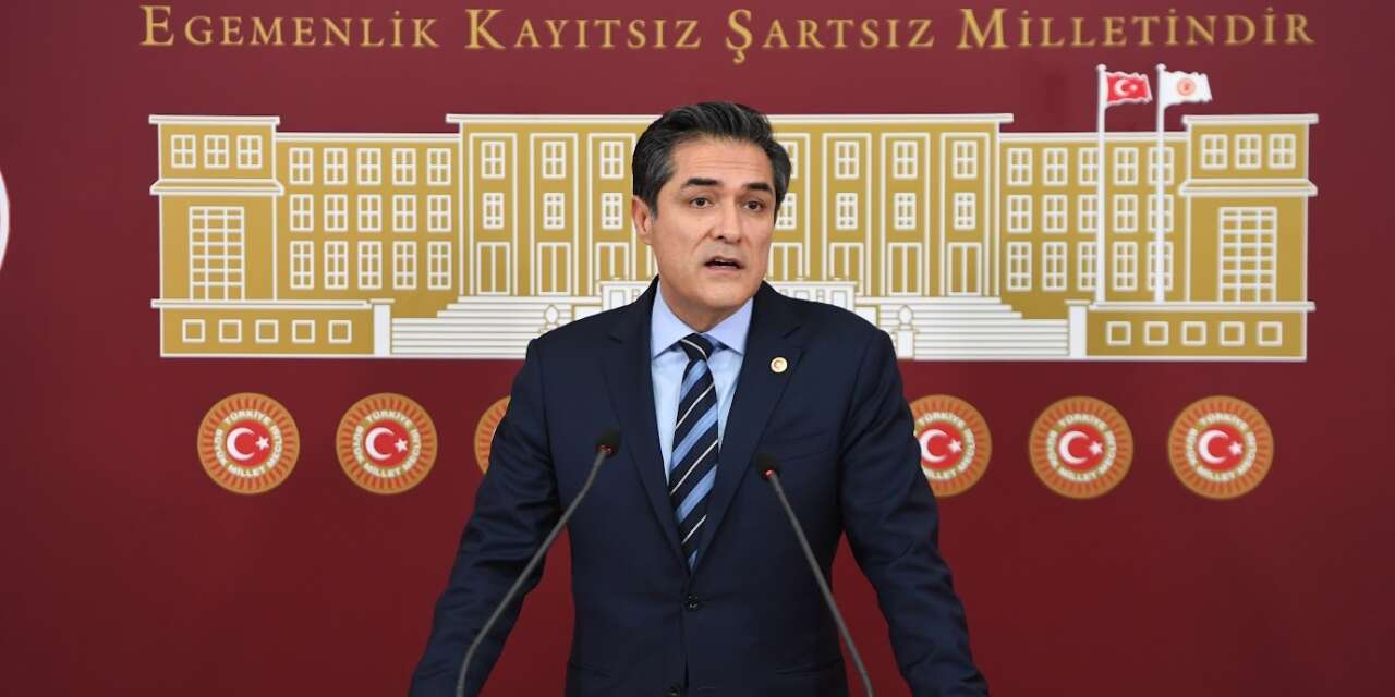 İYİ Parti Sözcüsü Buğra Kavuncu: ‘Birileri kara paraya müsaade ediyor, bunun ekonomisini yönetiyor’