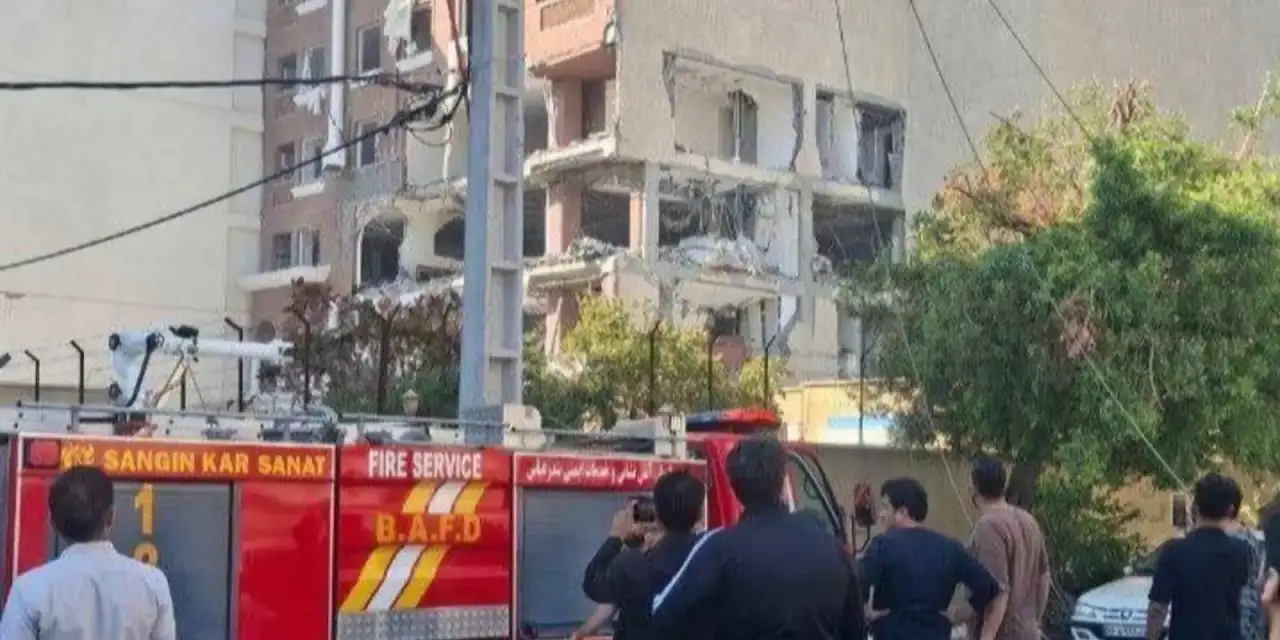 ABD saldırısı ihtimali konuşuluyordu: İran'da patlama sesleri