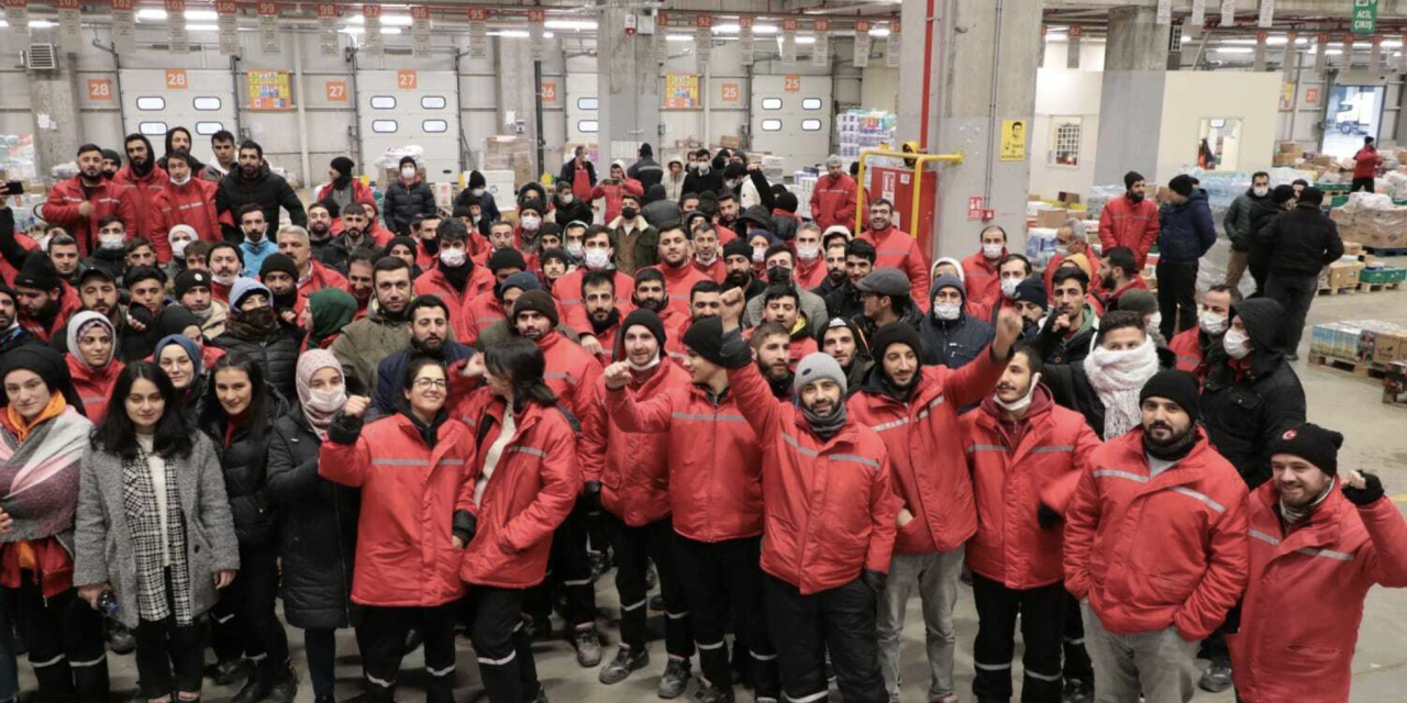 102 akademisyenden Migros depo işçilerine destek