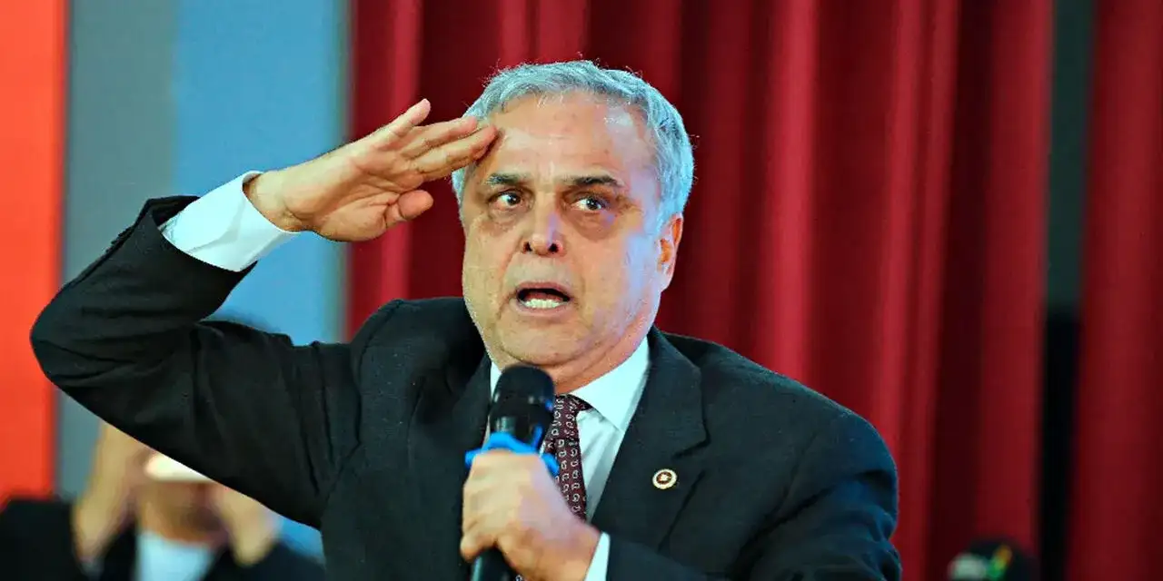 AK Parti'ye geçen vekilden emeklilere skandal sözler: "İngiliz geldiğinde benim namusuma bakacak da..."