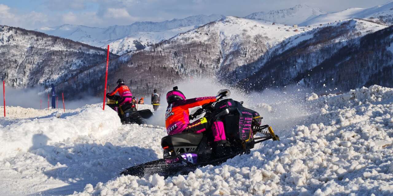 Handüzü’nde sis, kar, motor sesi : SNX finali Rize’de nefes kesti