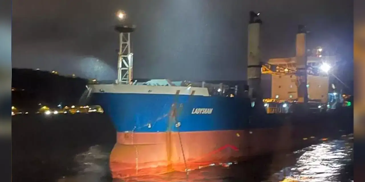 İstanbul'da sürüklenen kuru yük gemisi kurtarıldı