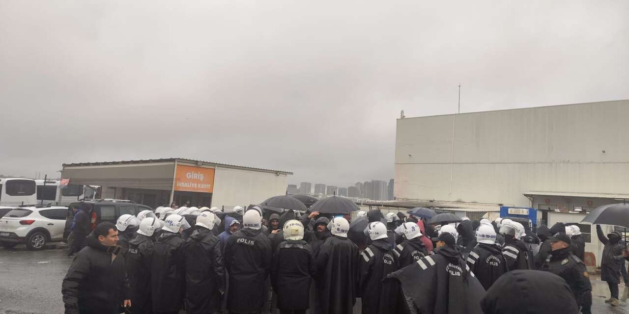 Migros deposunda eylemin11'inci günü: Polisten tente yasağı