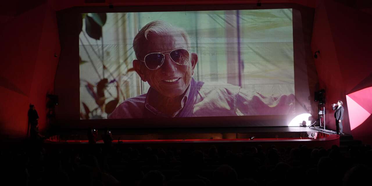 Eskişehir Şehir Tiyatroları’ndan Haldun Dormen’e veda: “Bayrak artık bizde şekerim”